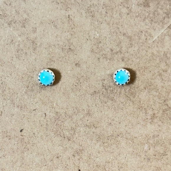 925 SS – Navajo small round Blue sleeping beauty turquoise stud earrings